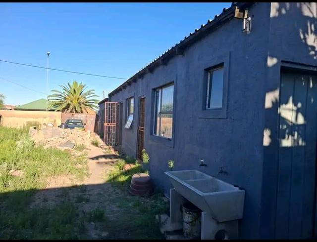4 BEDROOM HOUSE FOR SALE IN SOSHANGUVE XX